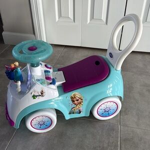 Disney Frozen Deluxe Lights & Sounds Activity Ride-on Toy by Kiddieland